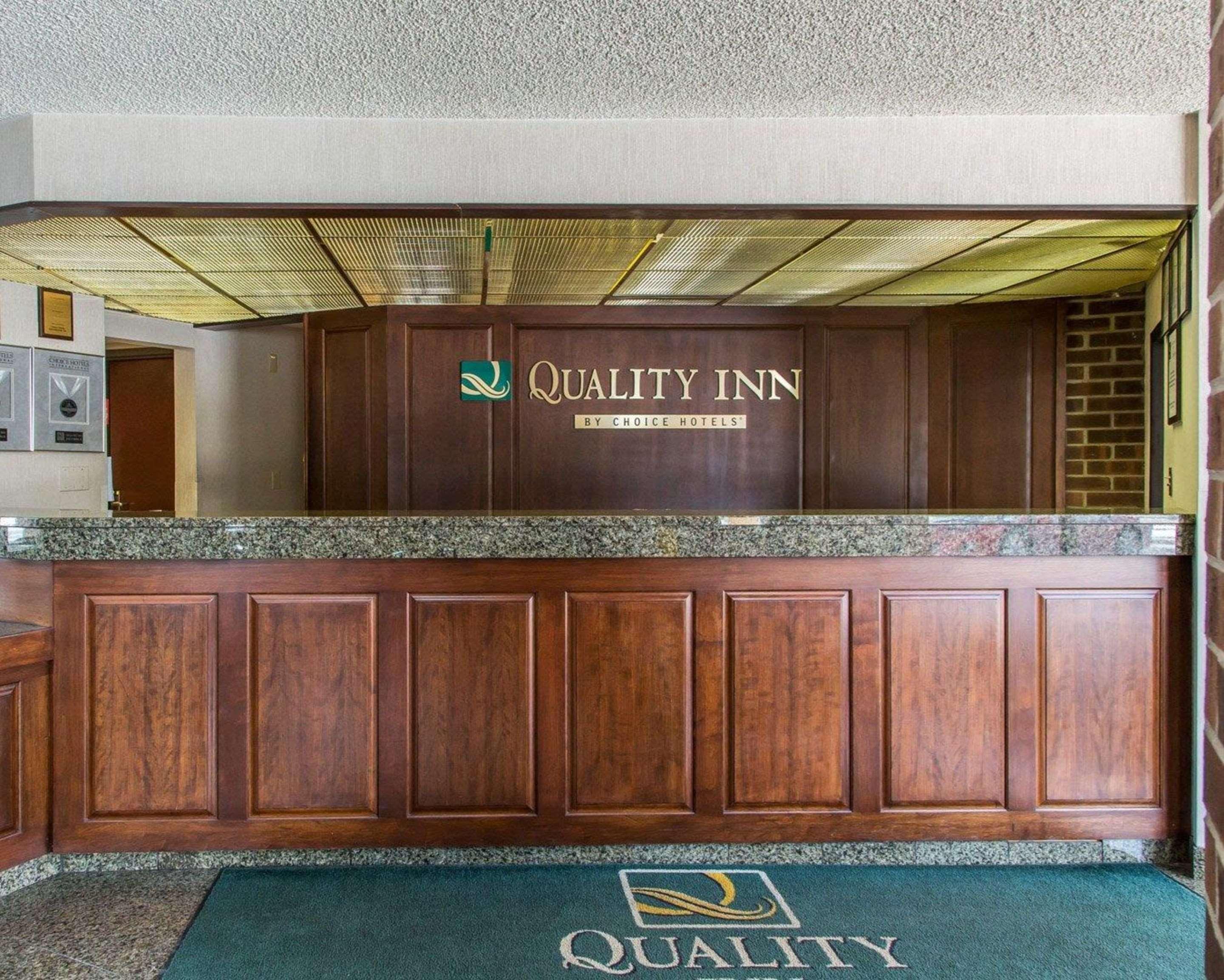 Quality Inn Schaumburg - Chicago Near The Mall Экстерьер фото