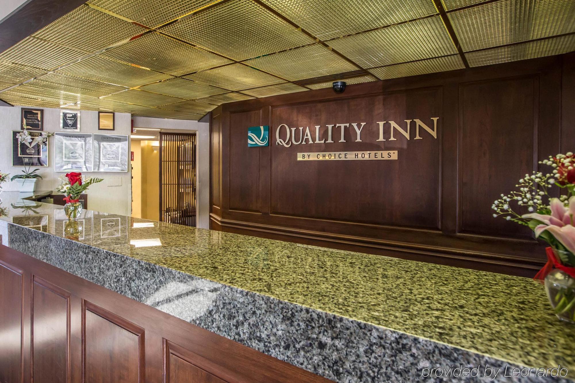 Quality Inn Schaumburg - Chicago Near The Mall Экстерьер фото